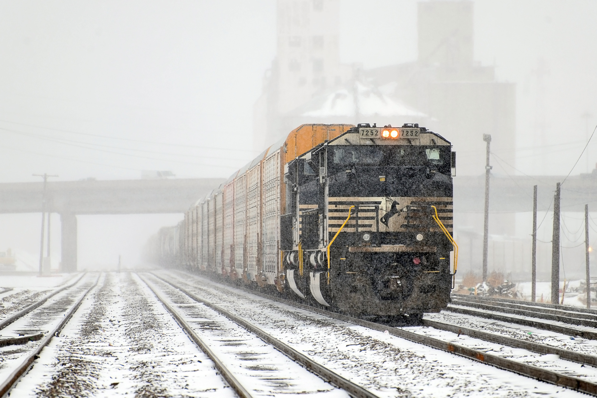 EMD SD70ACu – photo 5