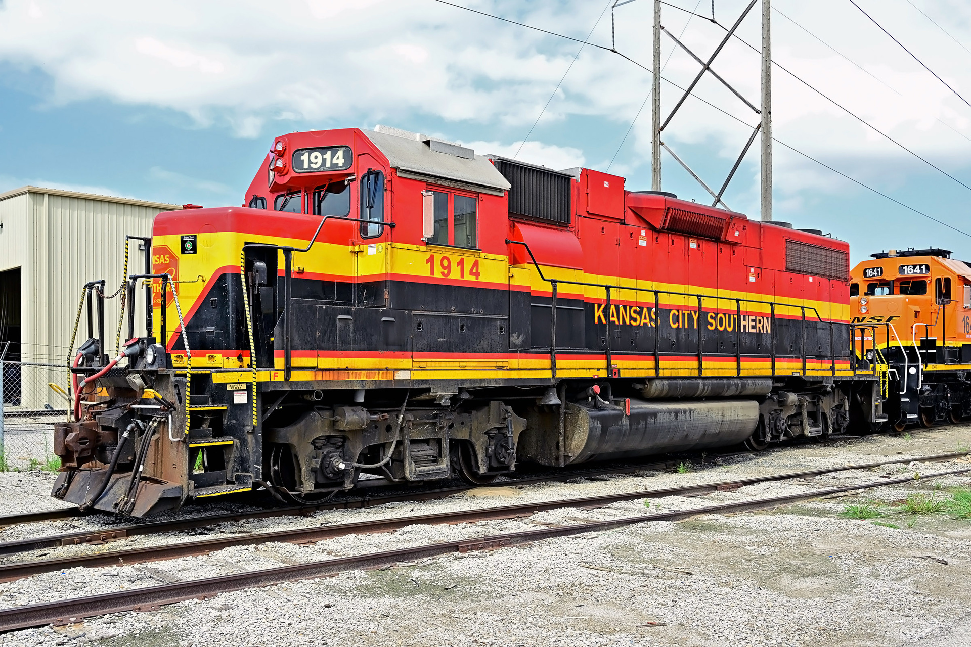 GMD GP38-2 – photo 16