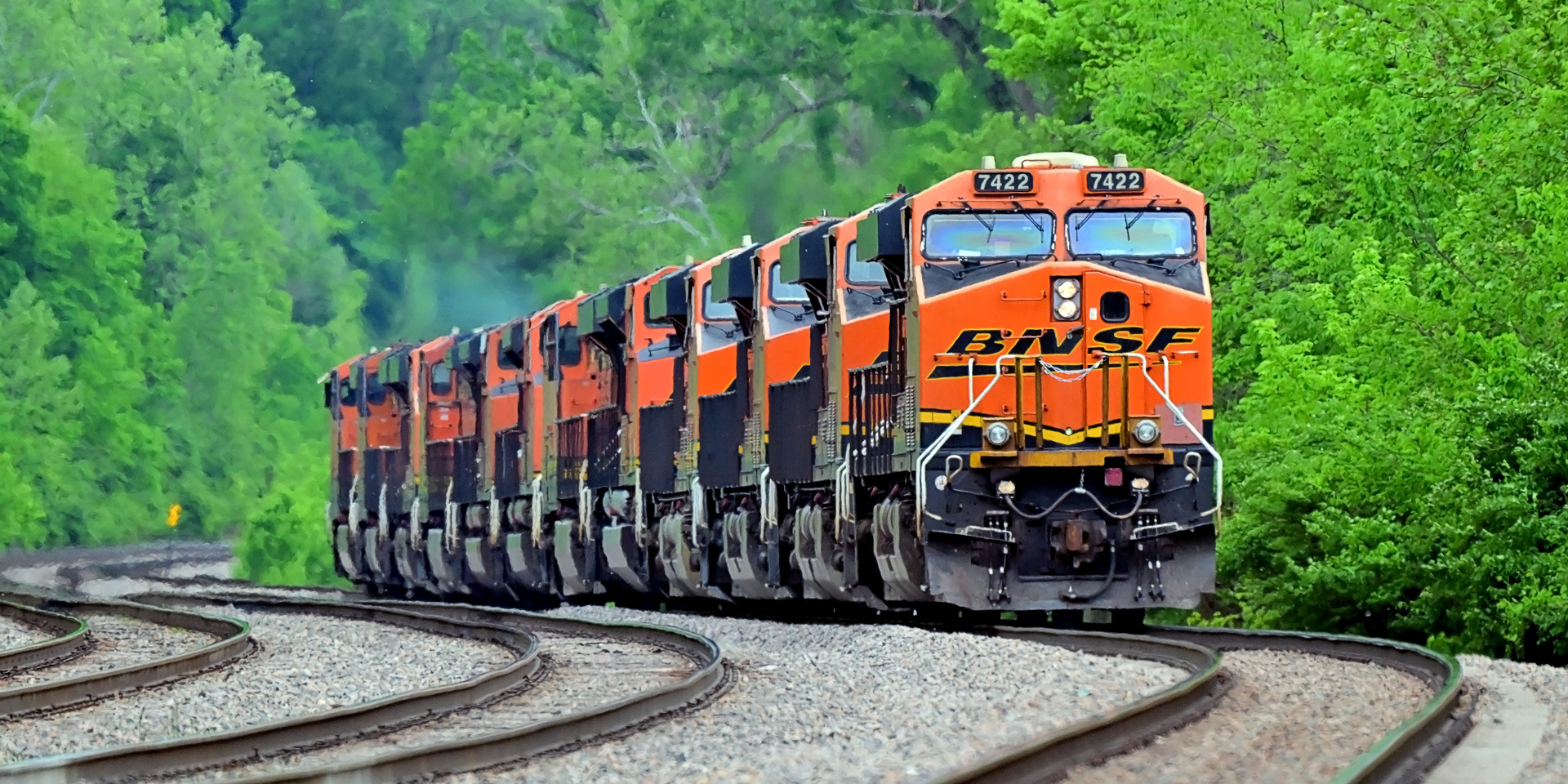 GE ES44DC – photo 19