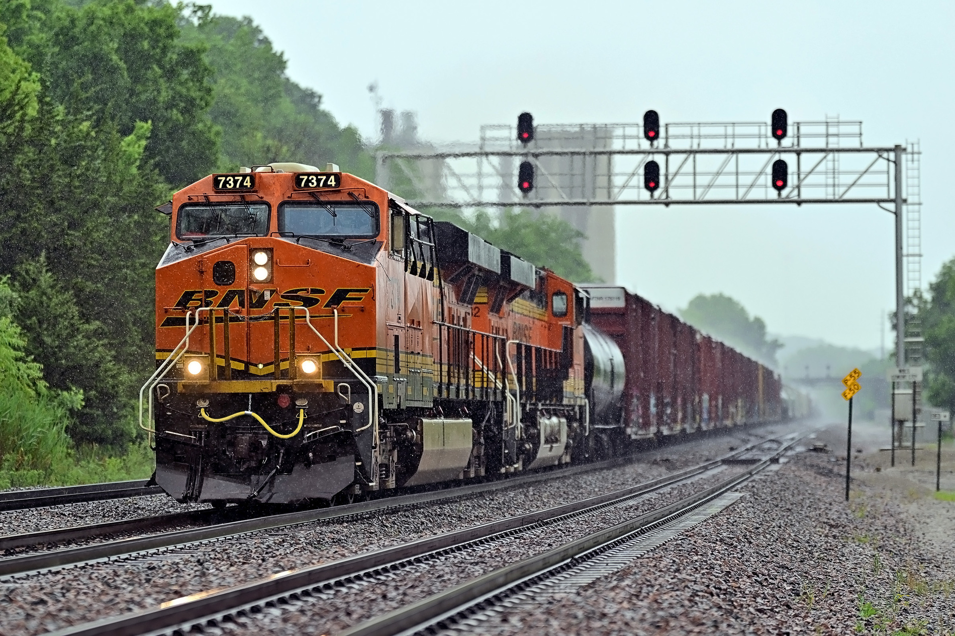 GE ES44DC – photo 16