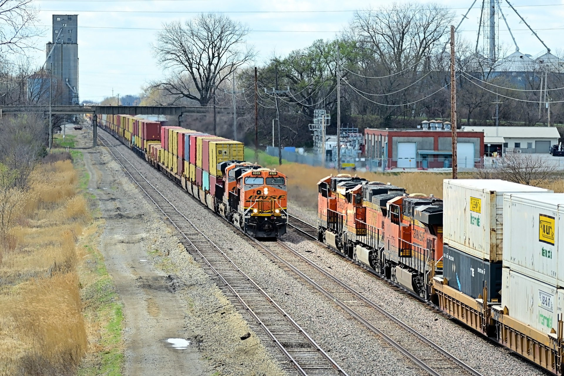 GE ES44C4 – photo 11