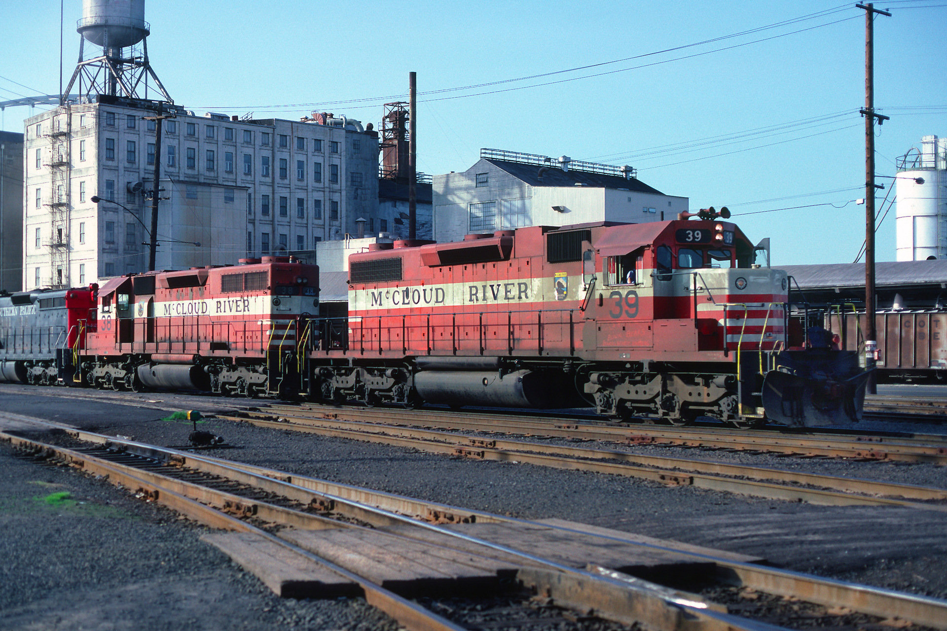 EMD SD38-2 – photo 10