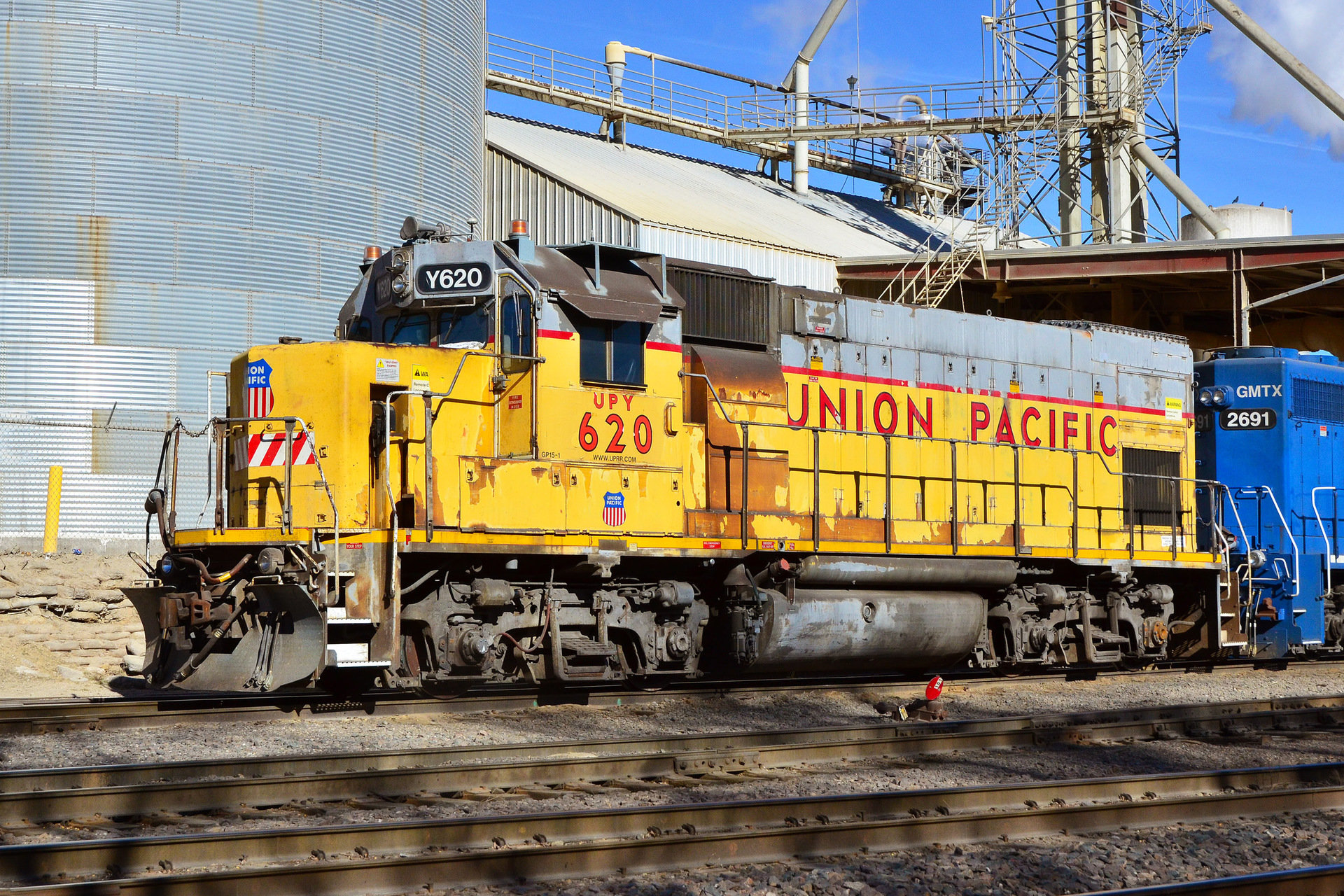EMD GP15-1 – photo 19