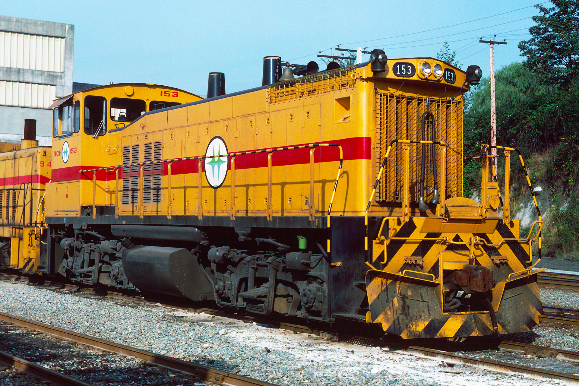 EMD MP15DC – photo 19