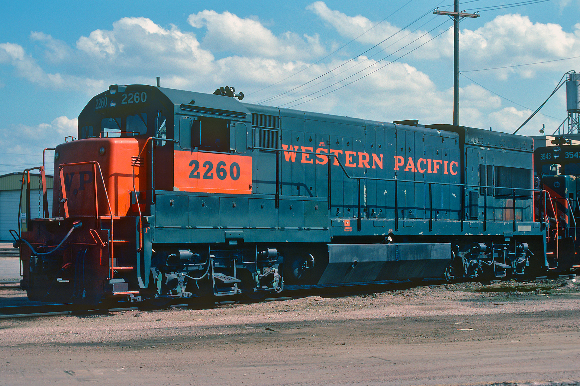 GE U23B – photo 8