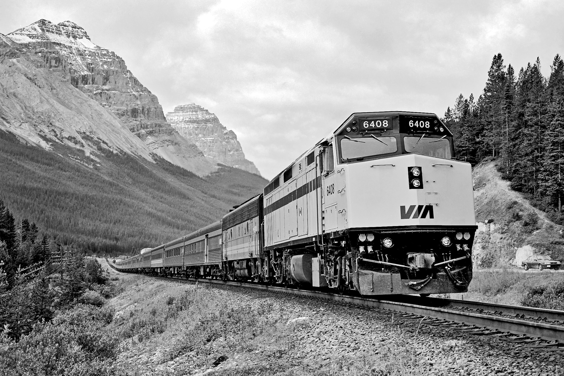 GMD Via F40PH-2D – photo 15