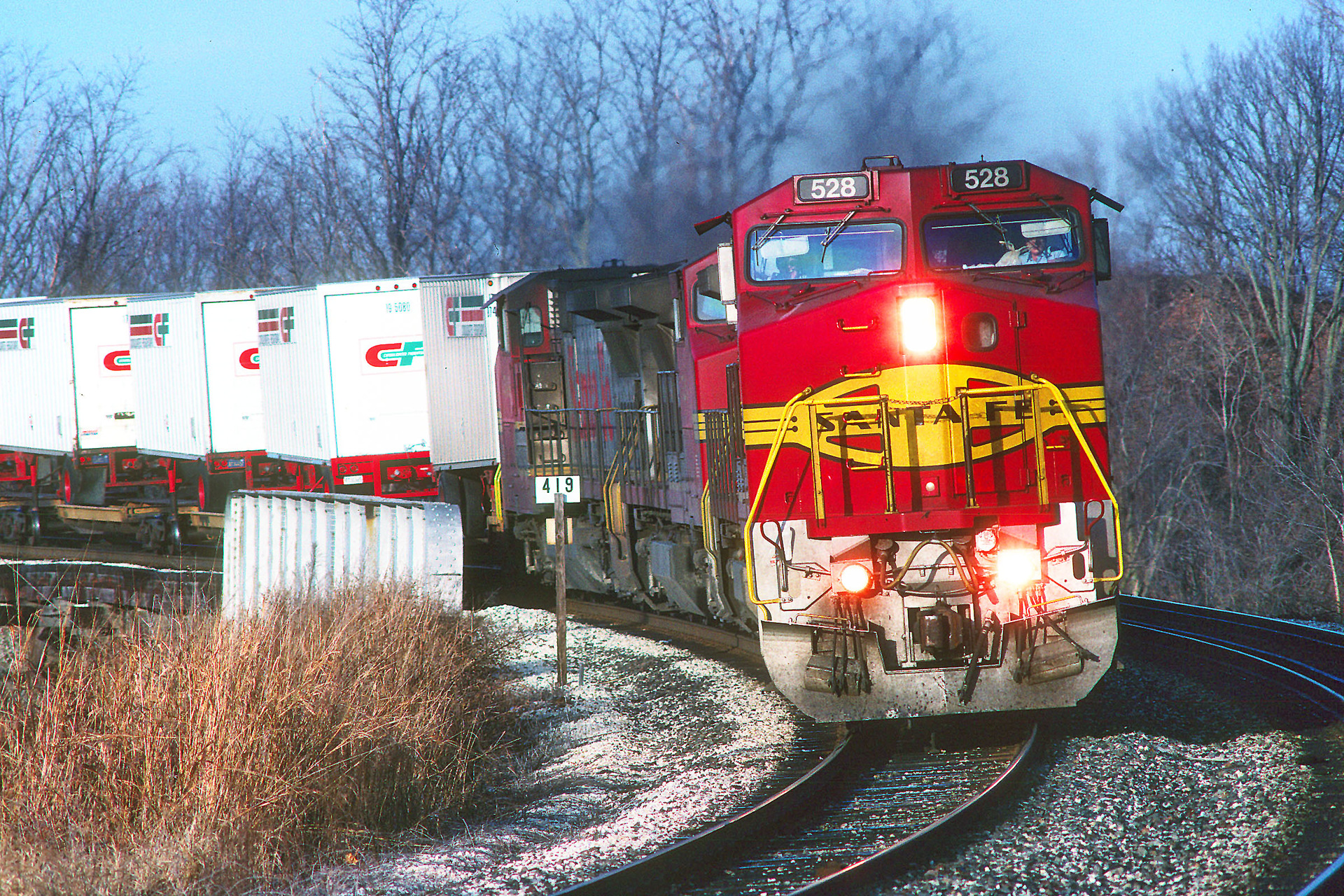 GE Dash 8-40BW – photo 20