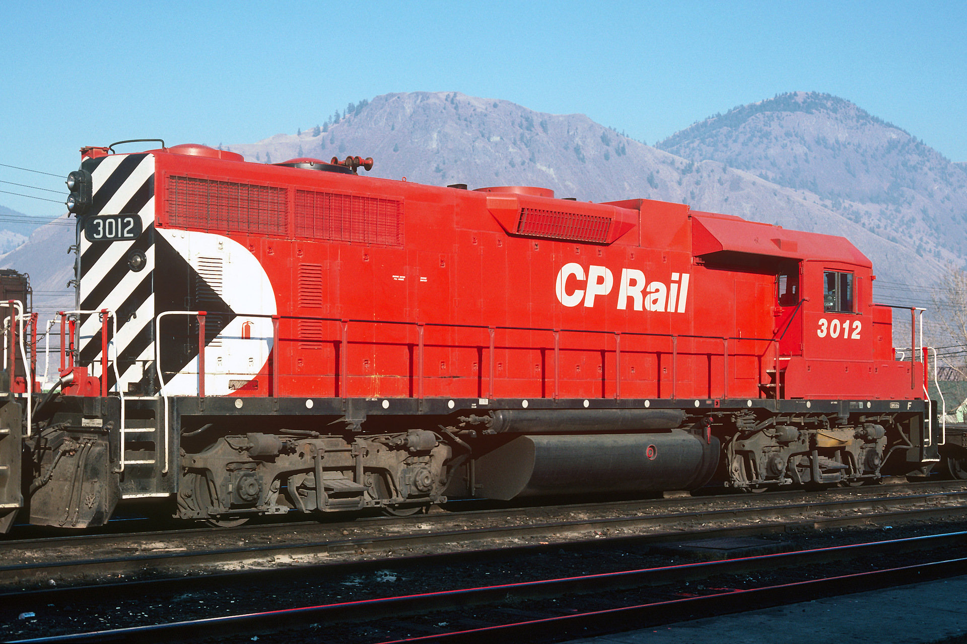 EMD GP38AC – photo 11