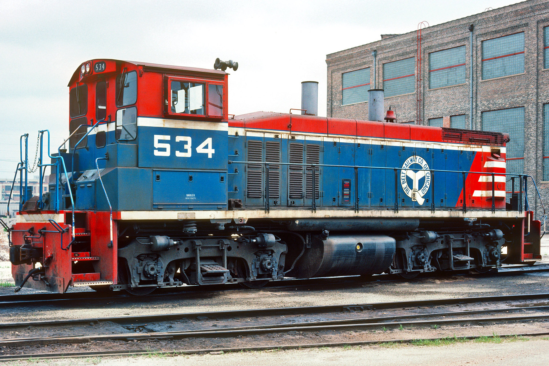EMD MP15DC – photo 17