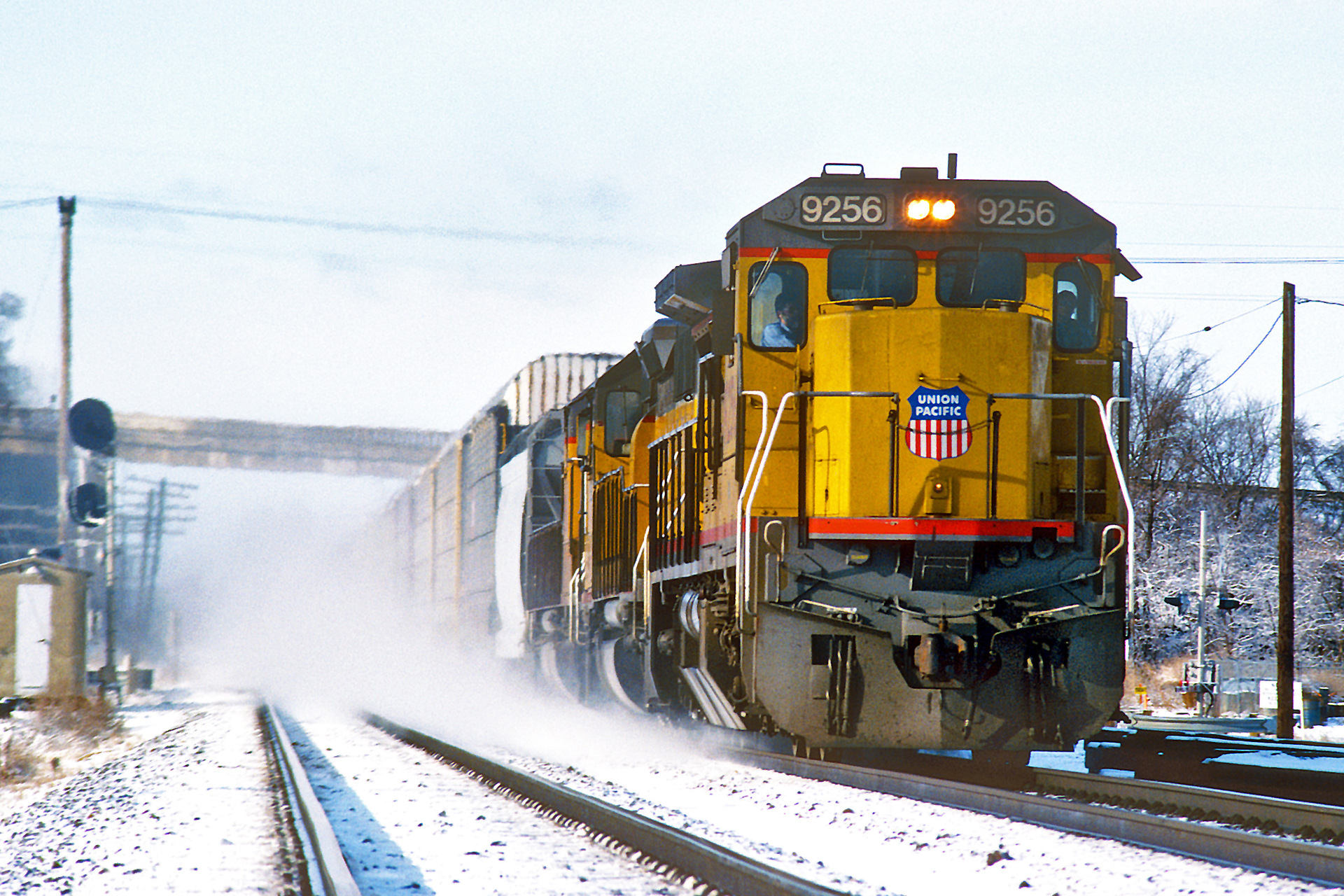 GE Dash 8-40C – photo 24