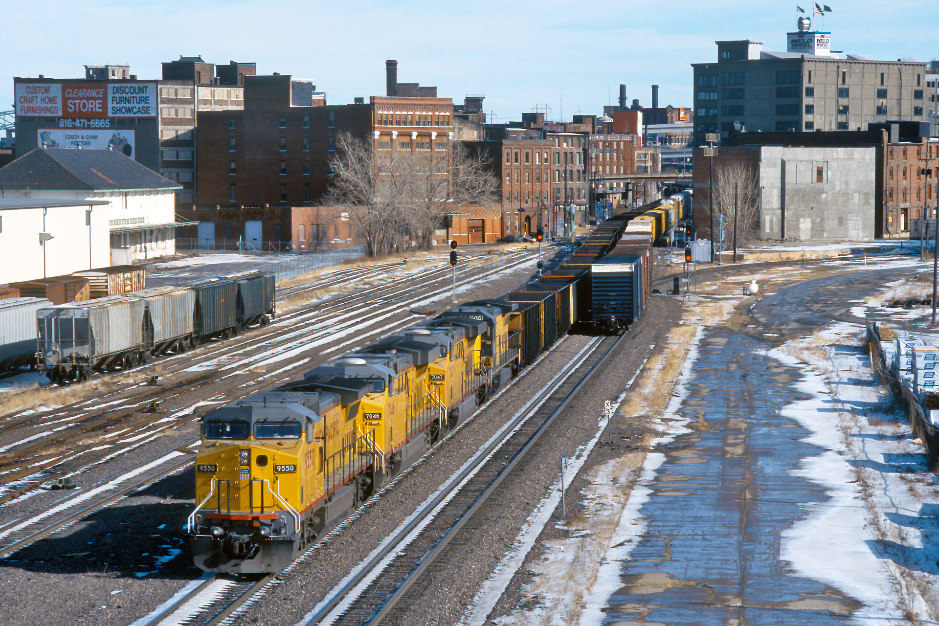 GE Dash 8-41CW – photo 8
