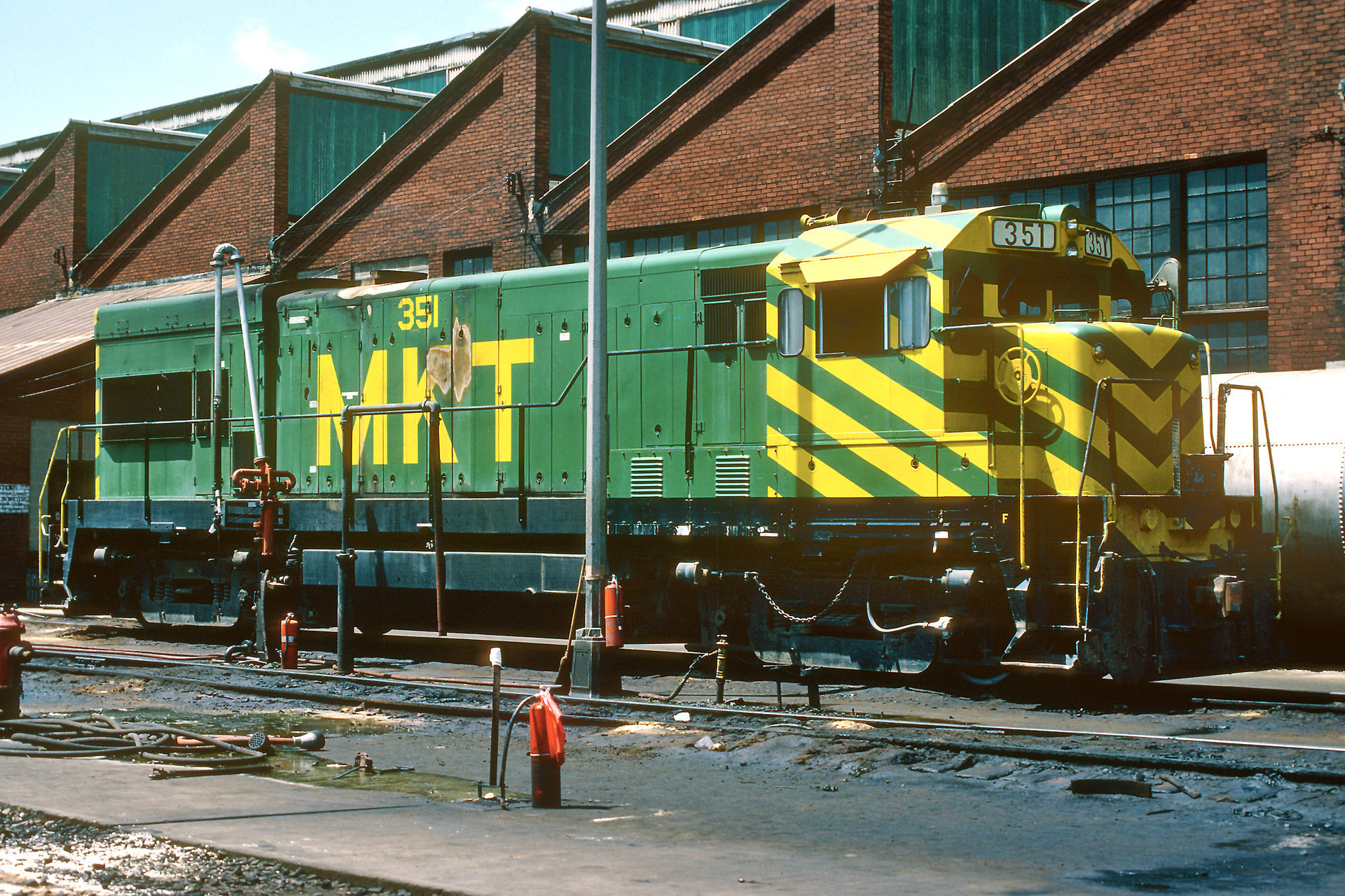 GE U23B – photo 6