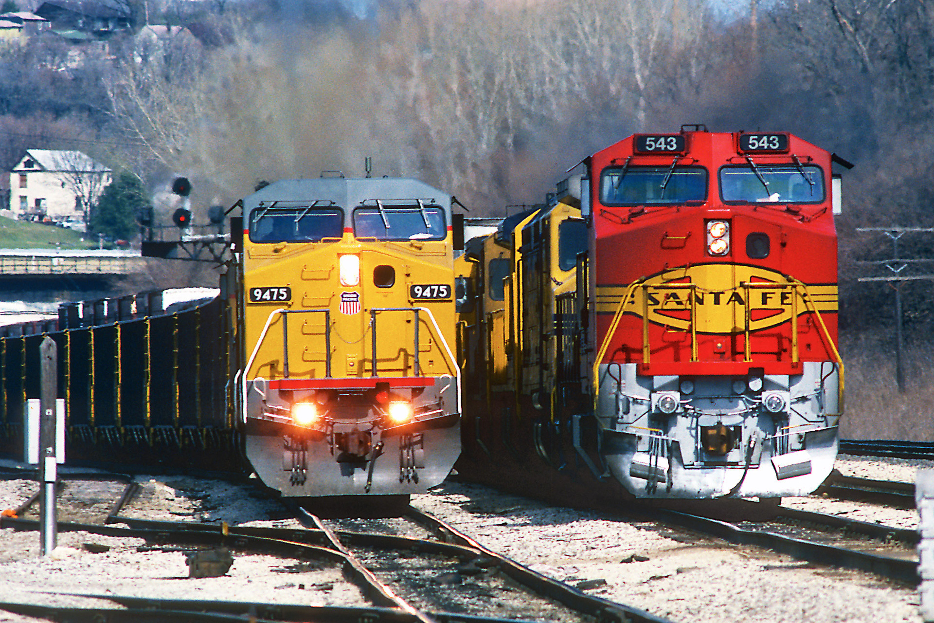 GE Dash 8-41CW – photo 10