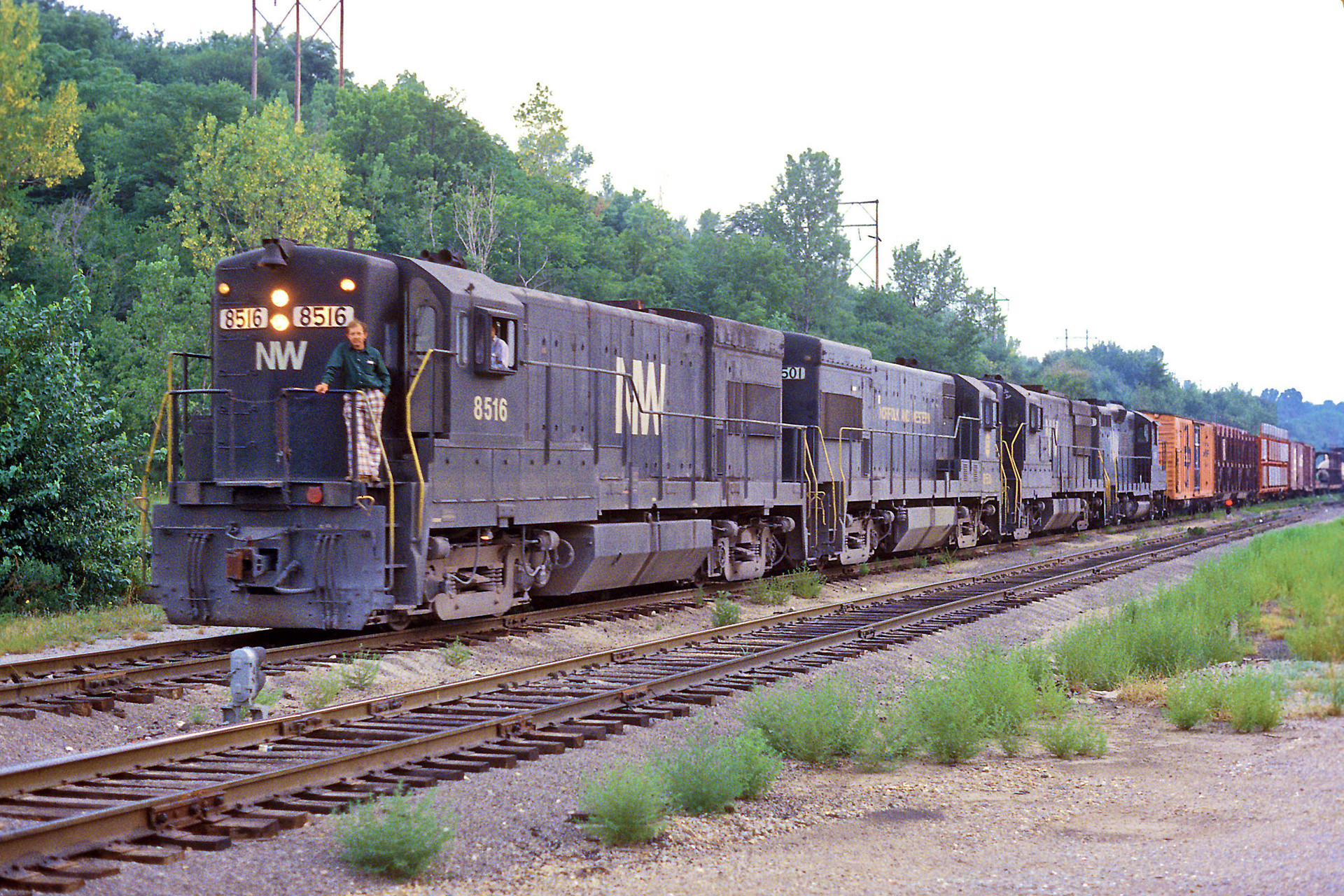 GE U30B – photo 9