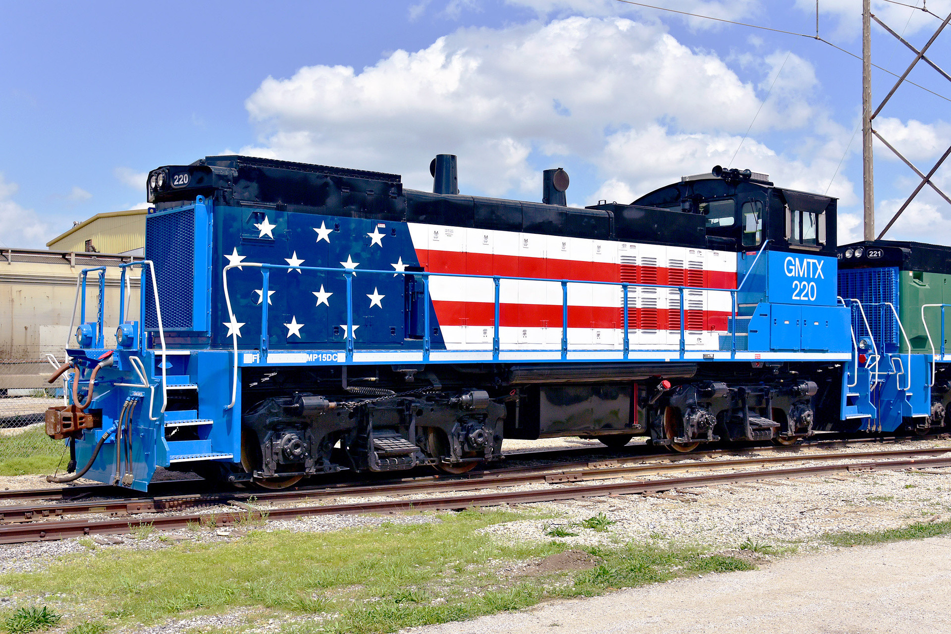 EMD MP15DC – photo 9