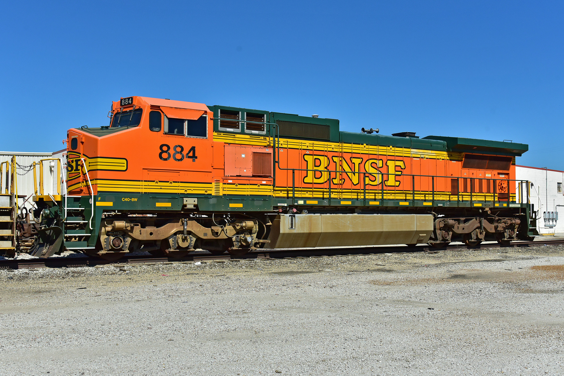 GE Dash 8-40CW – photo 11