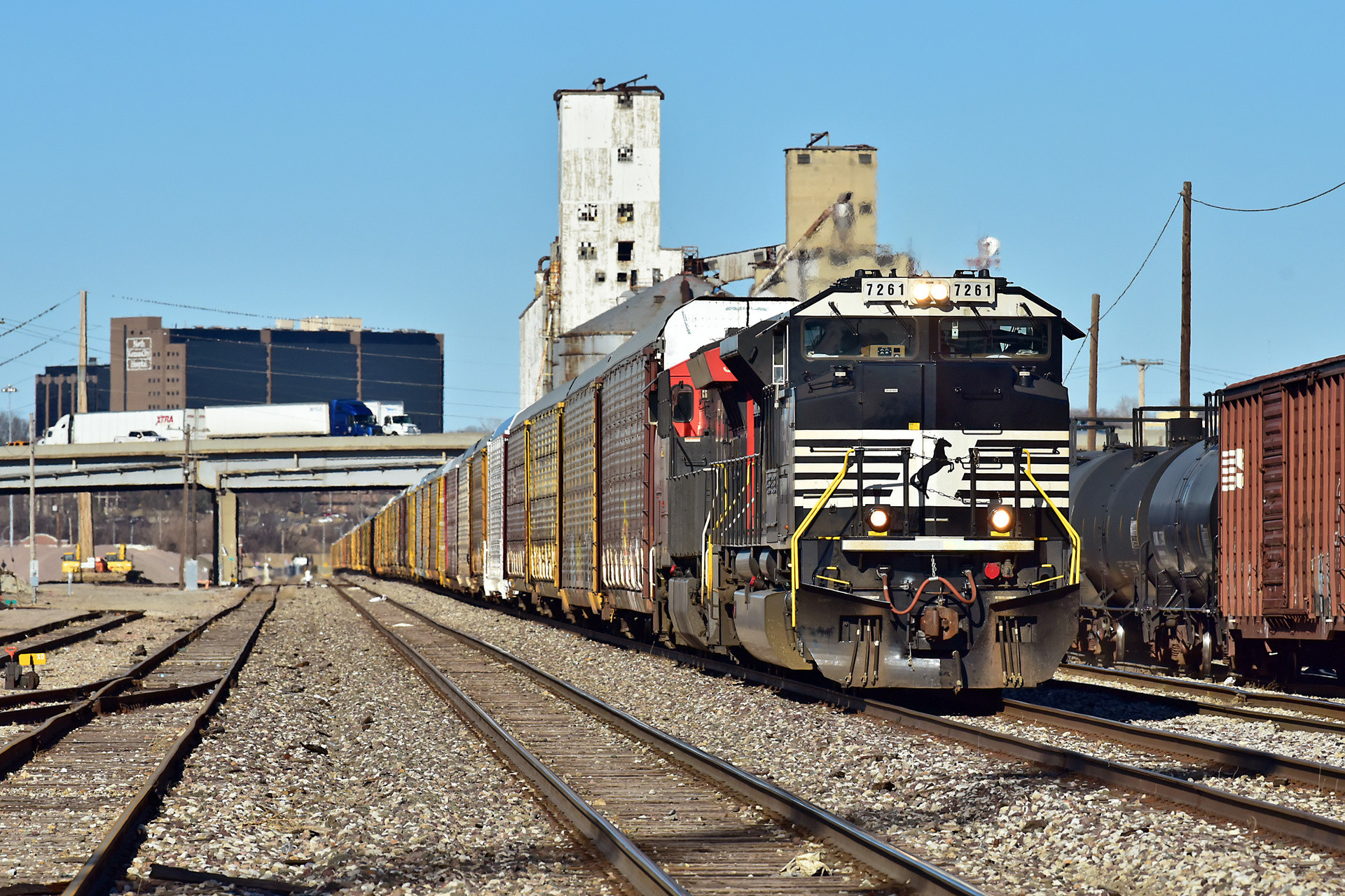 EMD SD70ACu – photo 23
