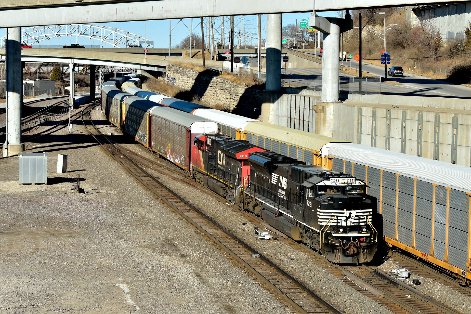 EMD SD70ACu – photo 22