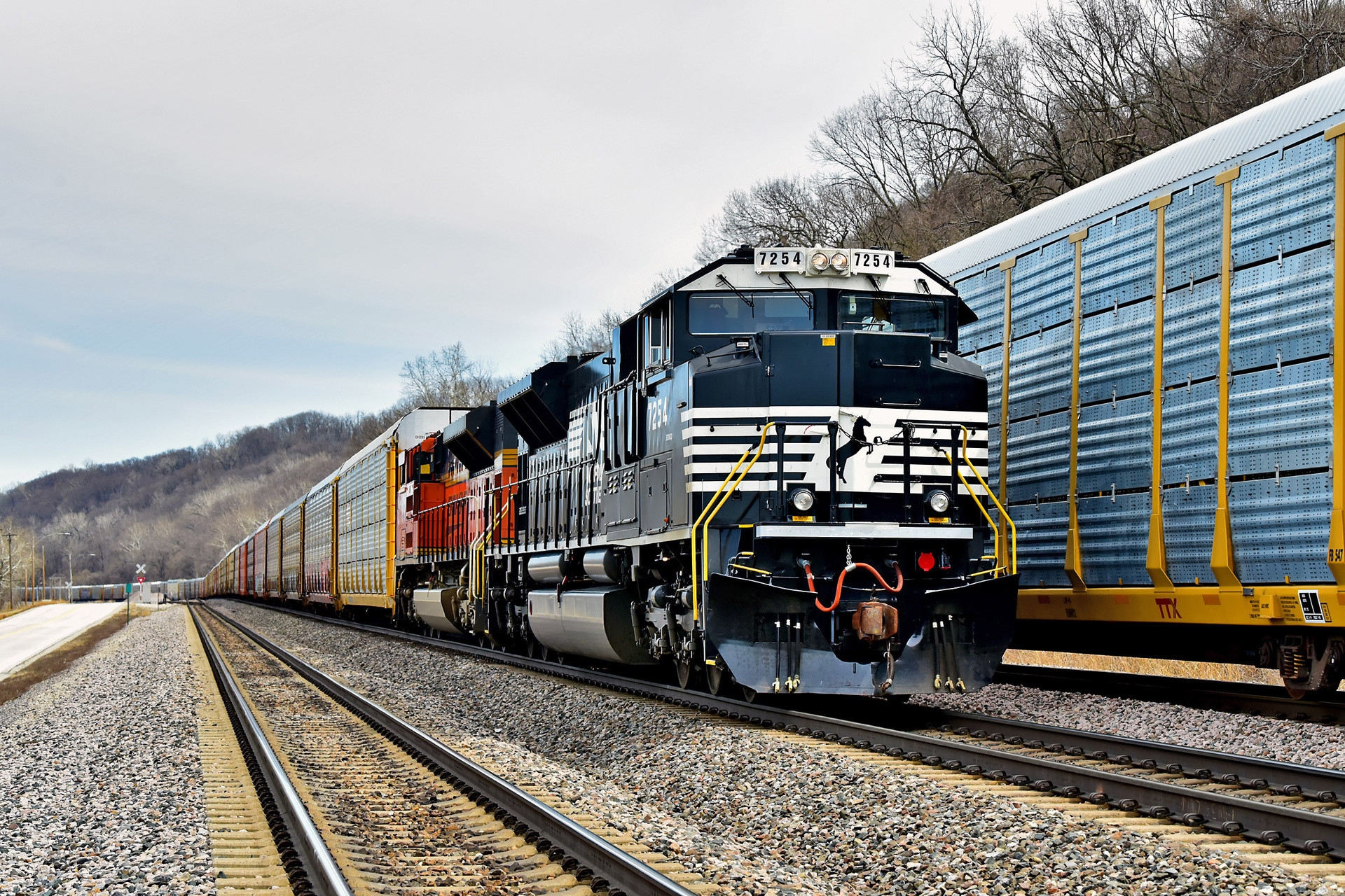 EMD SD70ACu – photo 21