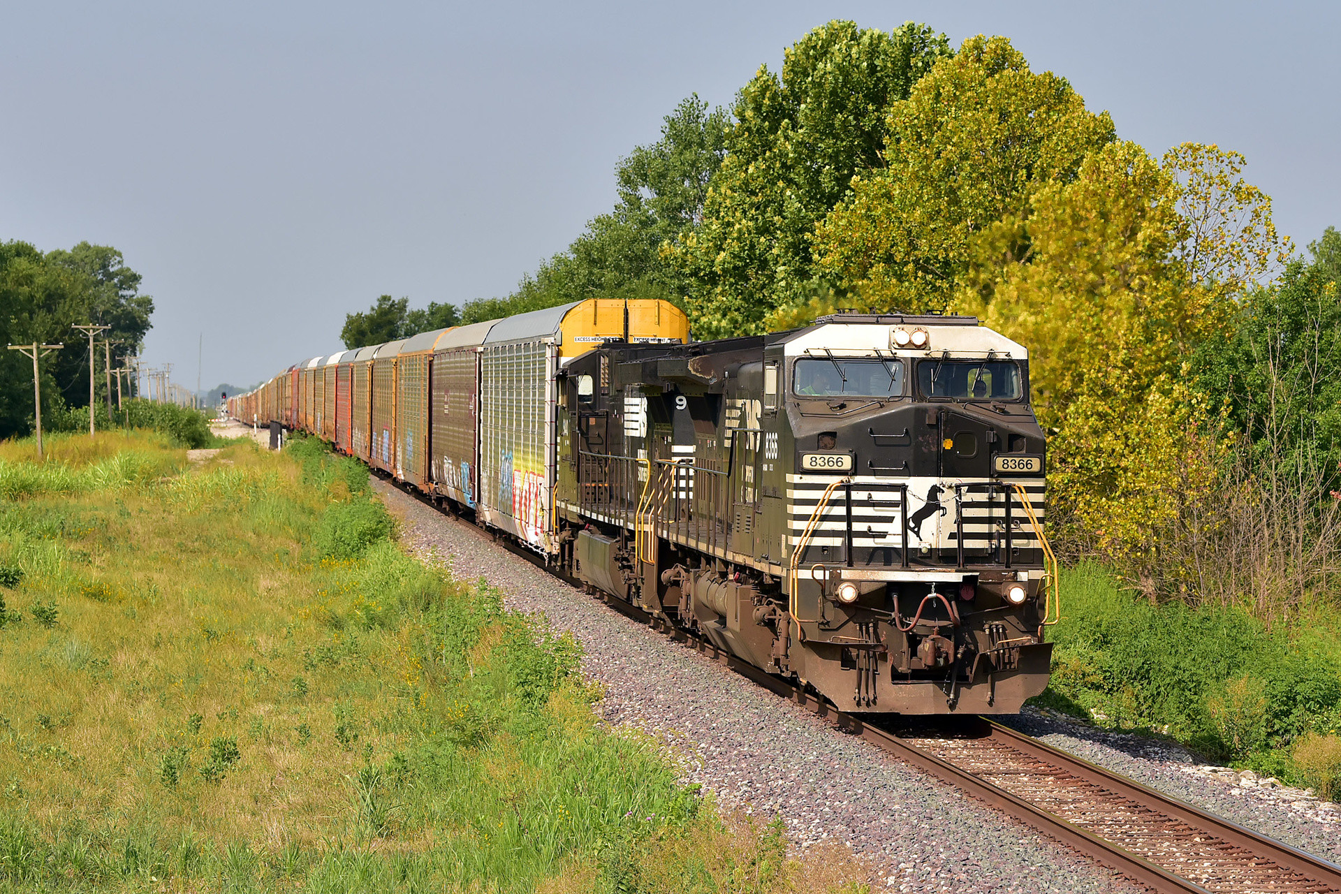 GE Dash 8-40CW – photo 7